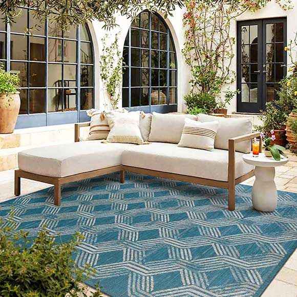 Outdoor-Blue-Carpet-Dubai-Villa